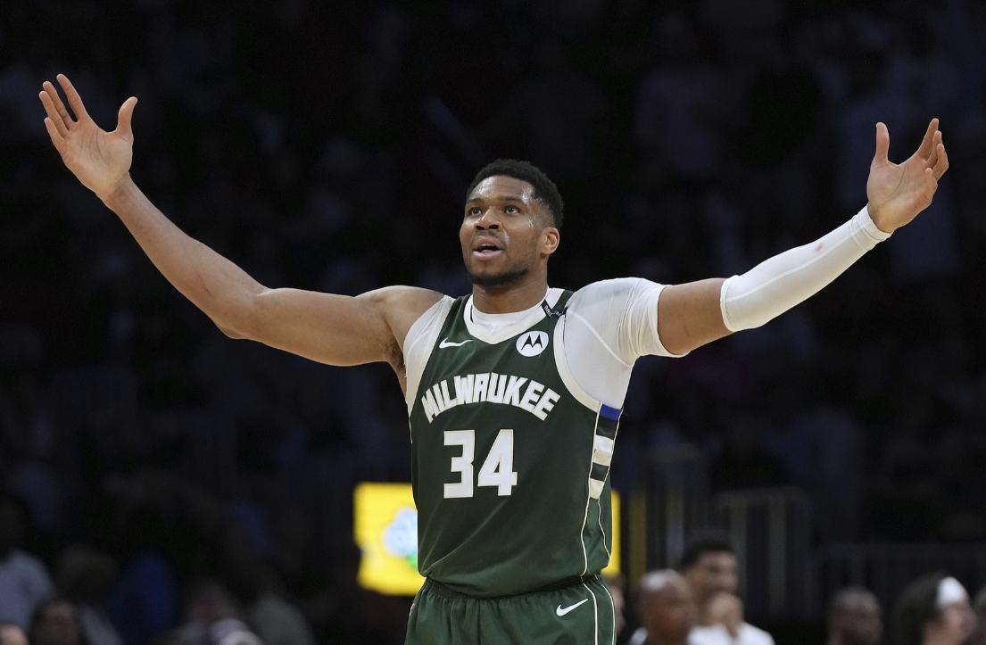 开云体育平台字母哥连续二十场比赛得分超过重要助攻，C9不断突破！比赛高潮迭起的简单介绍